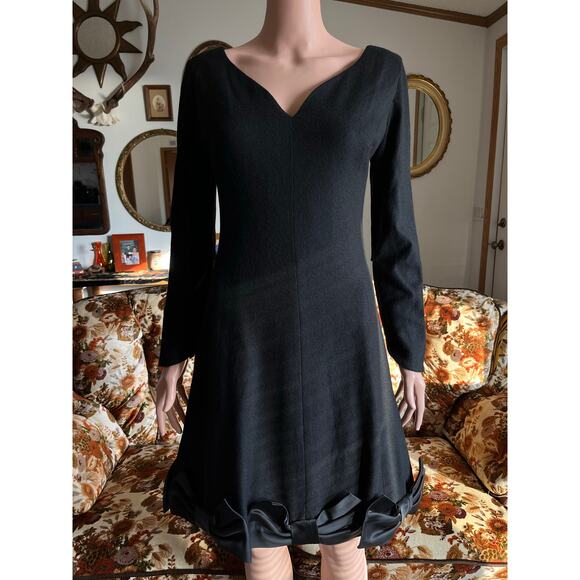 Vintage 60s black long sleeve mini dress, bow hem detail - Picture 1 of 7
